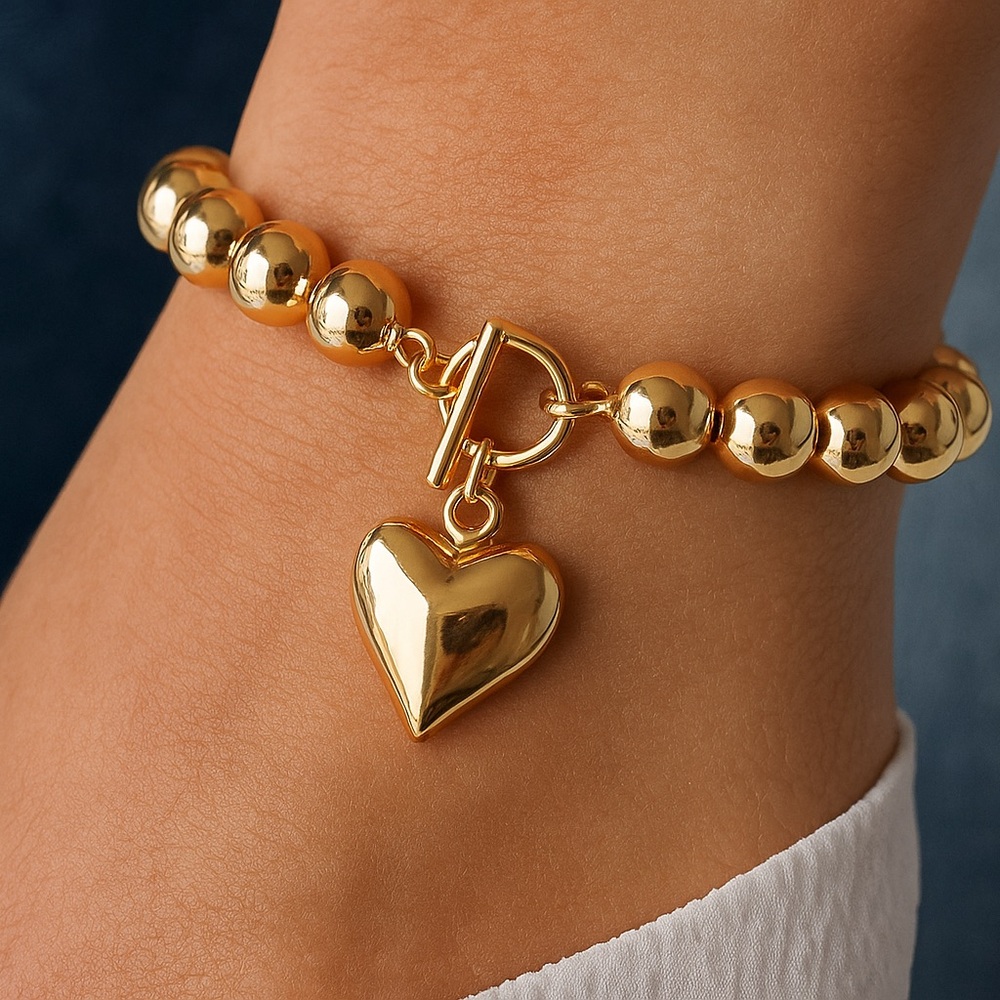 Heart Charm 18K Gold-Plated Beaded Bracelet – Bold & Elegant